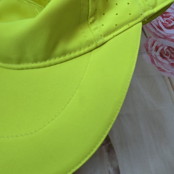 Fabletics Running Hat - Picture 10 of 11